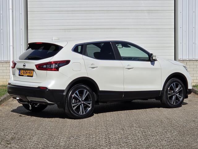 Nissan QASHQAI 1.3 DIG-T N-Connecta / Trekhaak / Stoelverwarming / 360 Graden Camera / Apple Carplay & Android Auto / Climate Control / Navigatie /