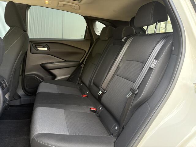 Nissan QASHQAI 1.3 MHEV N-Connecta / Trekhaak 1400KG Trekgewicht / Panorama dak / Cruise Control / Airco / All-season banden /