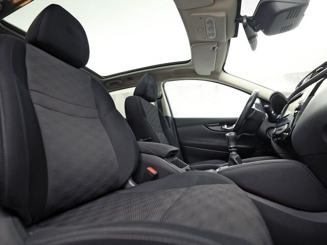 Nissan QASHQAI 1.2 N-Connecta (PANORAMADAK, NAVIGATIE, 360 CAMERA, SPORTSTOELEN, GETINT GLAS, TREKHAAK, CRUISE, NIEUWSTAAT)