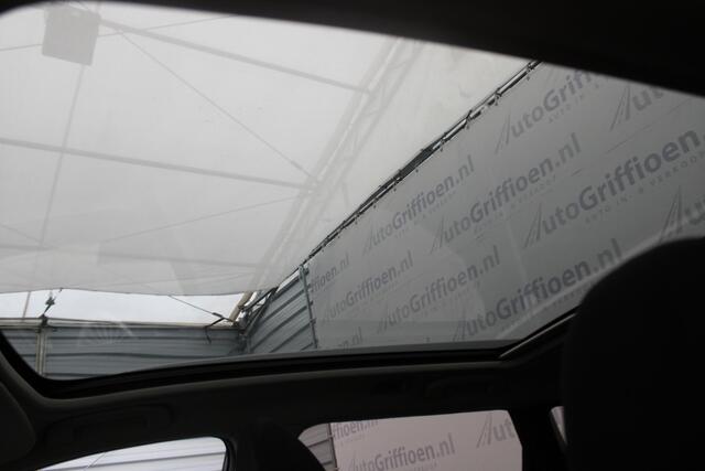 Nissan QASHQAI 1.2 N-Vision nette SUV met pano en groot scherm