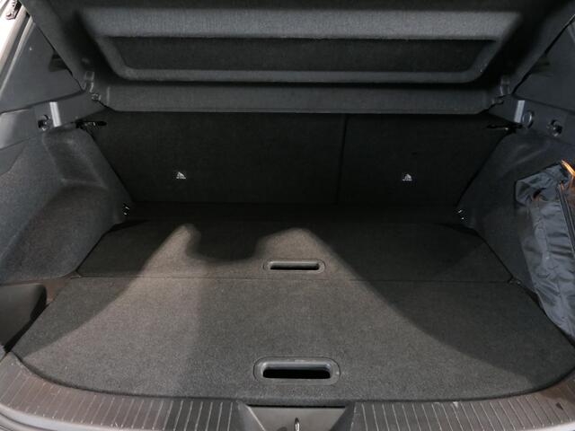Nissan QASHQAI 1.3 MHEV Xtronic Tekna *1.800KG Trekgewicht!* Panoramadak - Allseasons - Dakrails - Trekhaak! - Headup display