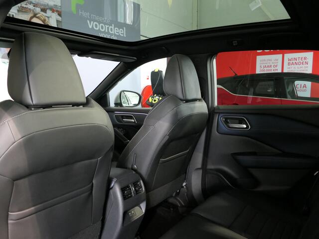Nissan QASHQAI 1.3 MHEV Xtronic Tekna *1.800KG Trekgewicht!* Panoramadak - Allseasons - Dakrails - Trekhaak! - Headup display