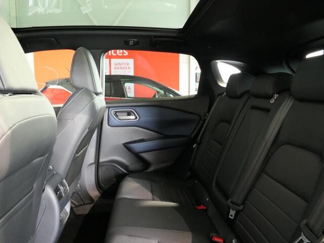 Nissan QASHQAI 1.3 MHEV Xtronic Tekna *1.800KG Trekgewicht!* Panoramadak - Allseasons - Dakrails - Trekhaak! - Headup display