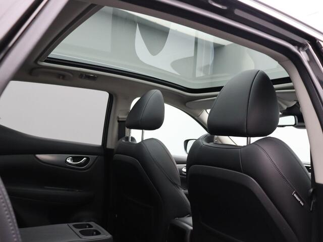 Nissan QASHQAI 1.6 Tekna | Stoelverwarming | Panoramadak | Trekhaak | 1500kg Trekgewicht |
