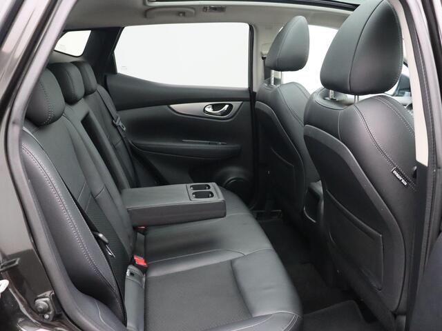 Nissan QASHQAI 1.6 Tekna | Stoelverwarming | Panoramadak | Trekhaak | 1500kg Trekgewicht |