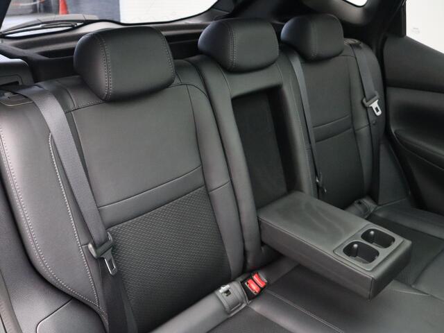 Nissan QASHQAI 1.6 Tekna | Stoelverwarming | Panoramadak | Trekhaak | 1500kg Trekgewicht |