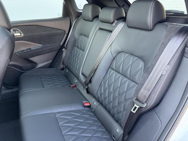 Nissan QASHQAI 1.5 e-Power Tekna Plus Stoel- en stuurwielverwarming / Voorruitverwarming / Massagestoelen / Leder interieur / Panoramadak / BOSE