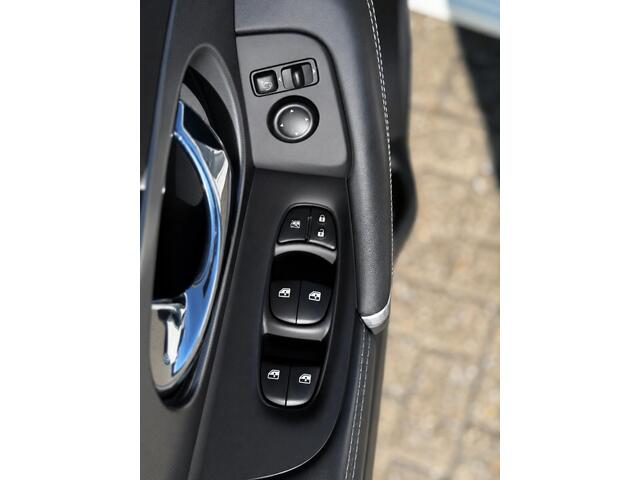 Nissan QASHQAI 1.2 Tekna + | Trekhaak | Leder | Voorstoelen verwarmd | 360 Graden camera