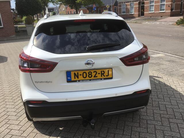Nissan QASHQAI 1.3 DIG-T 160 DCT Premium Edition