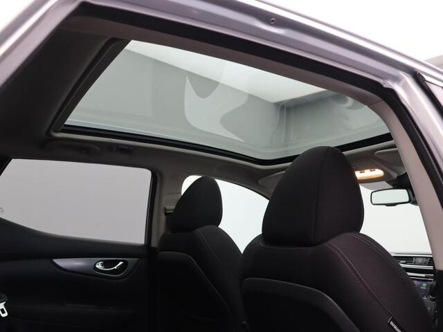 Nissan QASHQAI 1.3 DIG-T N-Connecta | Panorama dak | Trekhaak | Climate Control | Cruise Control |