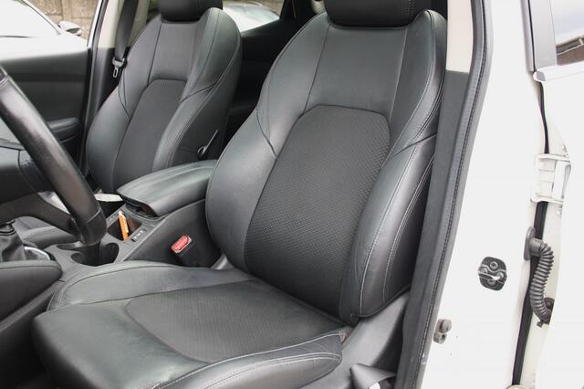 Nissan QASHQAI 1.6 Tekna / Cruise / Achteruitrijcamera / Panorama / Navi