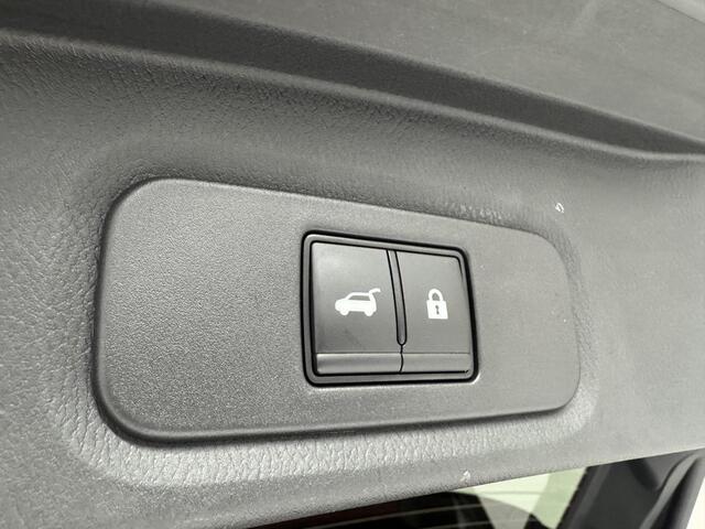 Nissan QASHQAI 1.3 MHEV Xtronic Tekna Plus | Panoramadak | 360° Camera | Navigatie | Stoelverwarming | All-Season Banden |