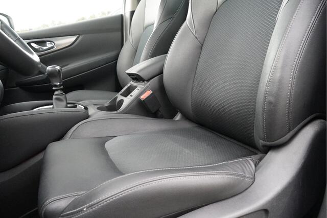 Nissan QASHQAI 1.3 DIG-T 141PK! Business Edition BJ2020 Lmv 17" | Led V+A | Pdc | Keyless entry | Panoramadak | Verwarmde voorruit | 360° Camera | Navi | Climate control | Cruise control | Elek. Be stoel | Verwarmde voorstoelen | Extra getint glas