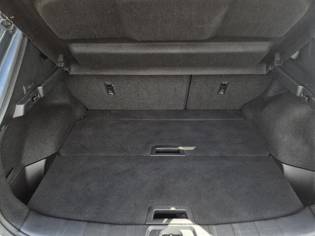 Nissan QASHQAI 1.2 Tekna | Panoramadak | Trekhaak | Navigatie |