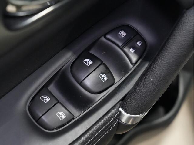 Nissan QASHQAI 1.2 Tekna + 1e Eigenaar! Trekhaak 360 camera 159