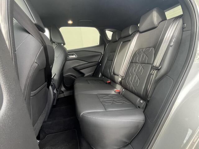 Nissan QASHQAI 1.3 MHEV Xtronic Tekna / Stuur- Stoel- en voorruitverwarming / Elektrische achterklep / Google maps navigatie / Stoelgeheugen / Head-up display