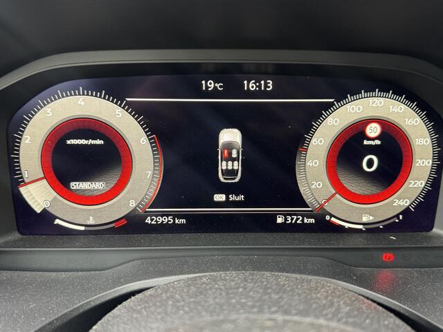 Nissan QASHQAI 1.3 MHEV Premiere Edition | Trekhaak | Panoramadak | 360° Camera | Navigatie |