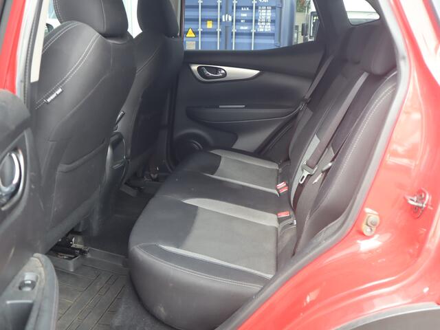 Nissan QASHQAI 1.3 DIG-T N-Connecta TREKHAAK / ALL SEASON BANDEN