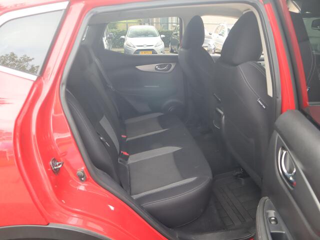 Nissan QASHQAI 1.3 DIG-T N-Connecta TREKHAAK / ALL SEASON BANDEN
