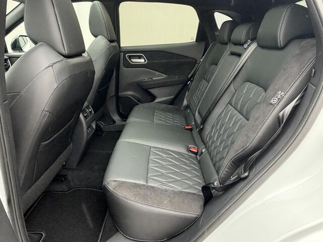 Nissan QASHQAI 1.3 MHEV Xtronic Tekna Plus / Fabrieksgarantie tot 10-2028 / All season banden / Panoramadak / Trekgewicht 1800 kg / Head Up Display / Elektrische achterklep / Voorstoel met massage functie / Bose Audio Systeem / Stuur Stoel & Voorruit verwarming /
