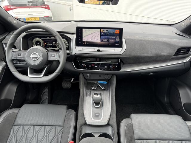 Nissan QASHQAI 1.3 MHEV Xtronic Tekna Plus / 10 Jaar Nissan More / Panoramadak / HUD / BOSE / ACC / Luxe Lederen Bekleding / Stoel Massage / Stoel & Stuurwiel Verwarming / Elektr. Stoelen / Elektr. Achterklep / Memory Stoelen /