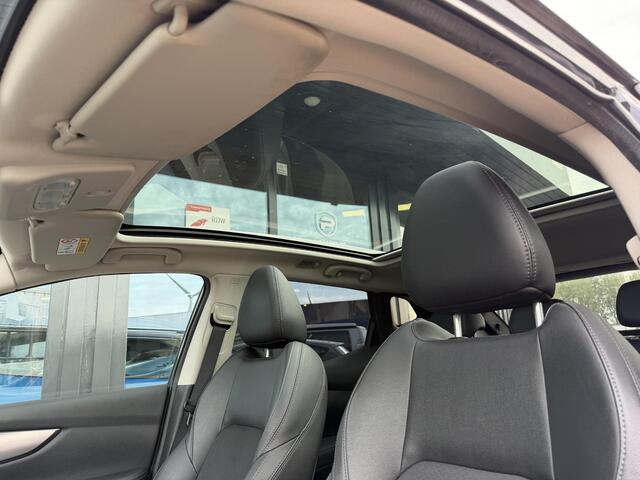 Nissan QASHQAI 1.2 Business Edition 116PK | AUTOMAAT | Dealeronderhouden | NL AUTO | NAP | Trekhaak | PANO | Stoelverwarming | Elektrische Bestuurdersstoel | Parkeersensoren Voor en Achter | 2 Sleutels |