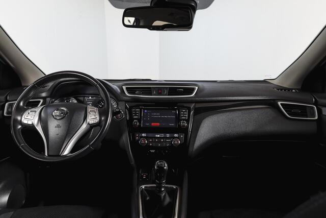 Nissan QASHQAI 1.2 116 PK N-Connecta | Panodak | Afn. Trekhaak | Cruise | 360 camera | PDC | NAV | Auto.Airco | LM 18" | All Seasons |