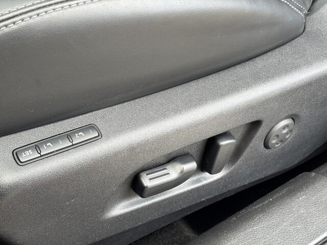 Nissan QASHQAI 1.3 DIG-T Tekna + / Winterpakket / Extra winterset beschikbaar / Elektrische stoelen met memory /