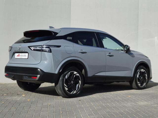 Nissan QASHQAI 1.3 MHEV Xtronic N-Connecta / Facelift / Fabrieksgarantie tot 11-2027 / Dealer onderhouden / Trekgewicht 1800 kg / Cold Pack / All season banden / Stuur- Stoel & Voorruitverwarming / Adaptief cruise control / Rondomzicht camera / Apple Carplay Android Auto /