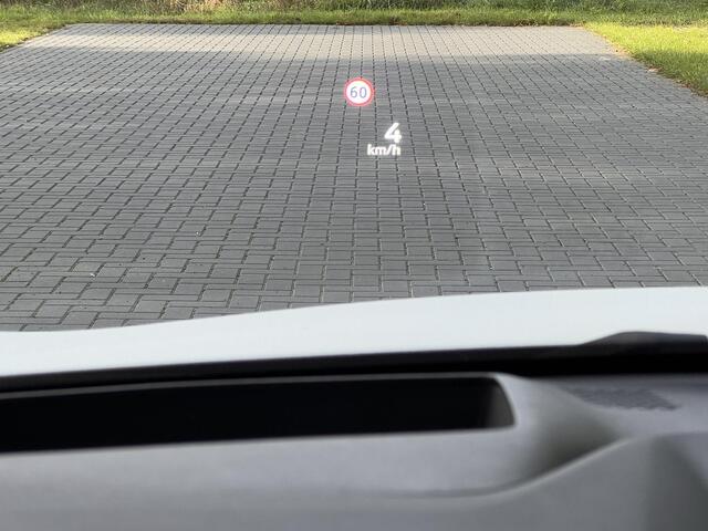 Nissan QASHQAI 1.3 MHEV Xtronic N-Connecta / Panoramadak / Cold Pack / Easy Pack / HUD / Elektrische klep / Stuur- en stoelverwarming / 18" LM wielen & All Season banden /