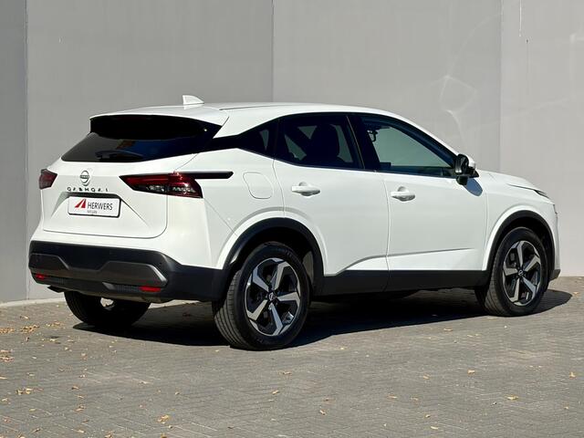 Nissan QASHQAI 1.3 MHEV Xtronic Tekna / Dealer Onderhouden / Cold Pack / Trekgewicht 1800 kg / Head Up Display / Stuur- Stoel & Voorruit verwarming / Rondomzicht camera / Adaptief cruise control / Elektrische achterklep / Apple Carplay Android Auto /