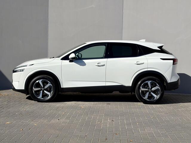 Nissan QASHQAI 1.3 MHEV Xtronic Tekna / Dealer Onderhouden / Cold Pack / Trekgewicht 1800 kg / Head Up Display / Stuur- Stoel & Voorruit verwarming / Rondomzicht camera / Adaptief cruise control / Elektrische achterklep / Apple Carplay Android Auto /