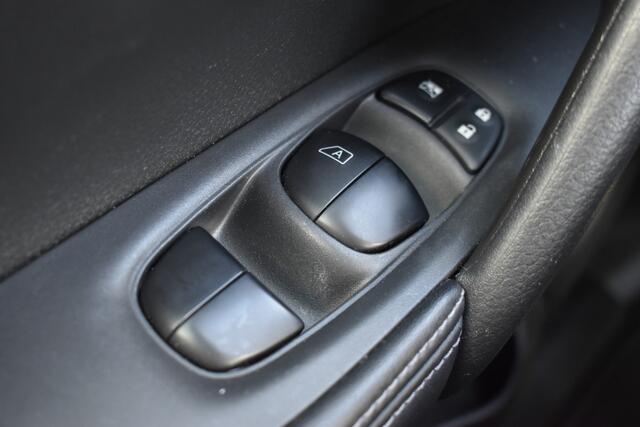 Nissan X-TRAIL 1.3 DIG-T N-Connecta Automaat / Keyless / Navigatie / Cruise / 18" LM / Panoramadak / Trekhaak