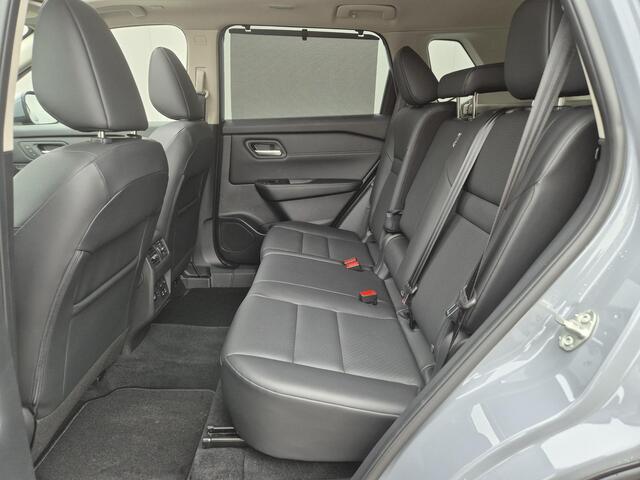 Nissan X-TRAIL 1.5 MHEV 163pk N-Connecta Automaat / Fabrieksgarantie tot 03-2028 <100.000 / 2000kg Trekgewicht / Allseason banden / HUD / Glazen schuif- en kanteldak / Elektrische achterklep / Rondomzicht camera / Stuur-, Stoel en Achterbank verwarming / Adaptief CC /