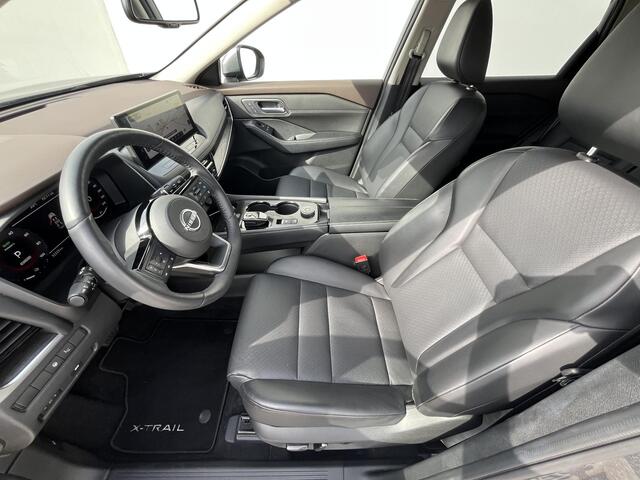 Nissan X-TRAIL 1.5 e-4orce Tekna 4WD 7p. Automaat / Trekhaak (Trekgewicht 1.650kg) / HUD / Stuur- en Stoelverwarming voor en achter / 360° Camera / Adaptieve Cruise Control / Elektrisch Verstelbare Bestuurdersstoel en Passagiersstoel met geheugenset / Climate Control / 