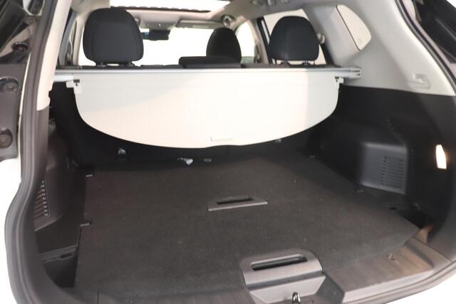 Nissan X-TRAIL 1.3 DIG-T N-Connecta | Elektr. Panoramadak | 360° Camera | Climate control | Navigatie | 1500 kg trekken | Cruise control | Achterklep elektr. |