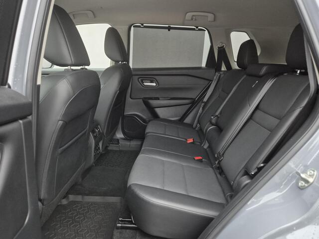 Nissan X-TRAIL 1.5 e-4orce N-Trek 4WD Automaat / Fabrieksgarantie tot 07-2027 / Dealer onderhouden / Trekhaak afneembaar / Trekgewicht 1.800Kg / Stuur-, Stoel en Achterbank verwarming / Rondomzicht camera / Adaptief CC / Climate control /