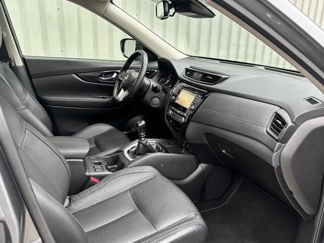 Nissan X-TRAIL 1.6 DIG-T Tekna / Trekhaak 1800 KG / Lederen Bekleding / Schuif/Kanteldak / BOSE Audio / Navigatie / 360 Graden Camera / Stoelverwarming Voor + Achter / Elektrische Kofferbak / Stuurverwarming / Elektrisch Verstelbare Bestuurdersstoel /