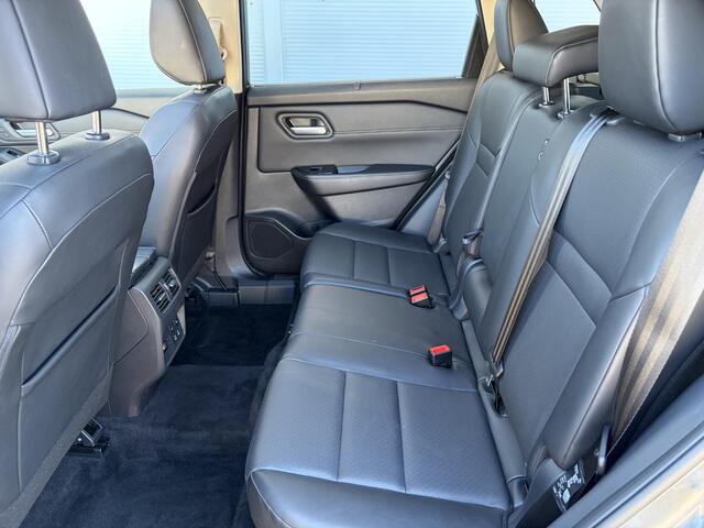 Nissan X-TRAIL 1.5 e-Power Tekna Automaat Dealer onderhouden / All Season banden / Stuur-, Stoel en Achterbank verwarming / Head Up Display / Elektrische achterklep / Rondomzicht camera / Adaptief CC /