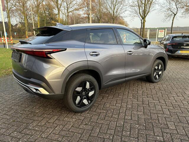 Omoda 5 1.5 T-GDi Hybride Premium | ECC | Navigatie | Elektrische Achterklep | Leder | Schuif-kanteldak | Winterpakket | Rondom zicht Camera | 18" LM-Velgen