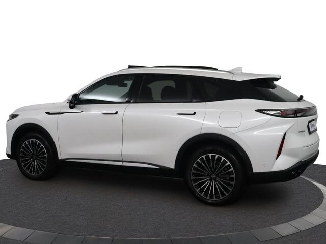 Omoda 9 SHS-P 1.5T-GDi SHS-P Premium - Inruilpremie ¤ 4.000,- - Head-up Display - Stoelverkoeling & Verwarming - Massagestoelen - SONY AUDIO - AppleCarplay - Android Auto 7 Jaar of 150.000km Fabrieksgarantie