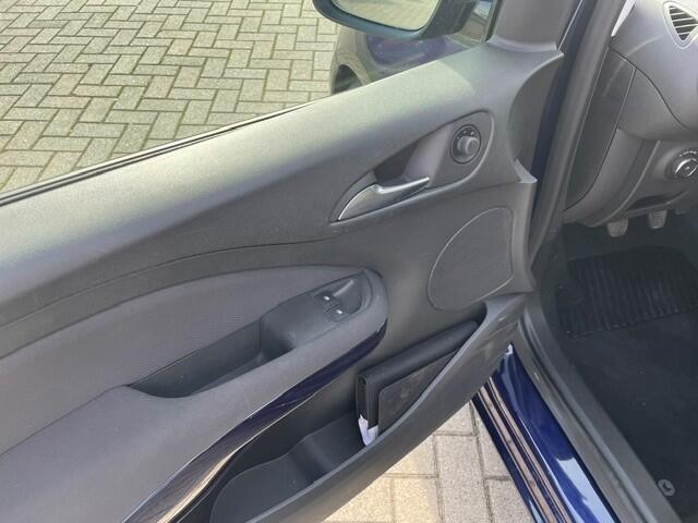 Opel ADAM 1.0 Turbo Rocks – foto 4