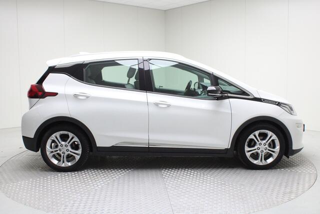 Opel AMPERA Ampera-e Business Exec. 60 kWh | Nieuwe Accu Pack | Keyless Entry / Carplay / Park Assist / Xenon / PDC v+a / Climate