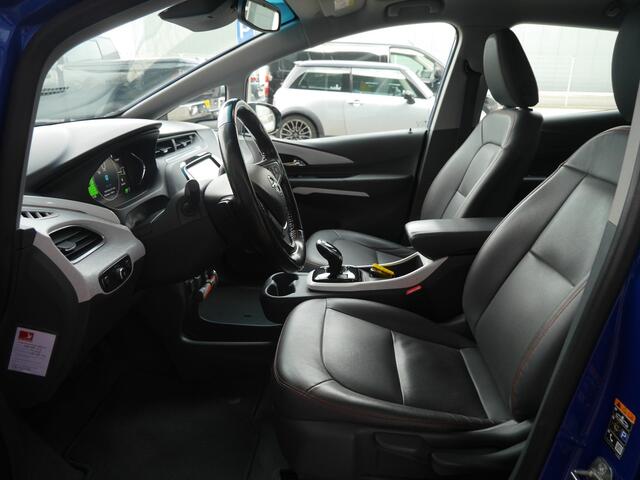 Opel AMPERA Ampera-e Business executive 60 kWh | Stoel en stuurverwarming | Achteruitrijcamera | Xenon verlichting | Cruise control | Keyless entry en start