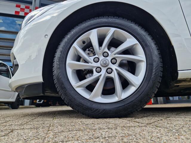 Opel ASTRA 1.4 Elegance A/T Navi | Climate | Cruise