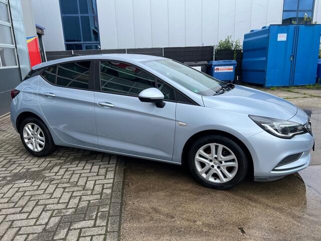 Opel ASTRA 1.4 Turbo *NAVI* *ACHTERUITRIJCAMERA* *LED*