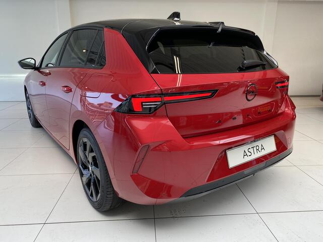 Opel ASTRA 1.6 TURBO Hybrid 180pk Level 4 (GS) | Ultimate pack | Navigatie Pro | Adaptive LED | Climate Control met Intelli-Air | Head-up Display | Panorama Schuif/kantel dak | Winter Pack | 7,4 kW boordlader |
