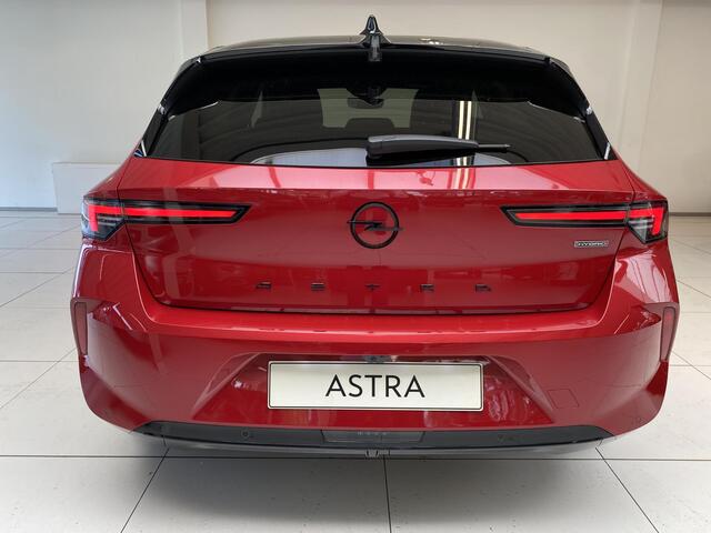 Opel ASTRA 1.6 TURBO Hybrid 180pk Level 4 (GS) | Ultimate pack | Navigatie Pro | Adaptive LED | Climate Control met Intelli-Air | Head-up Display | Panorama Schuif/kantel dak | Winter Pack | 7,4 kW boordlader |