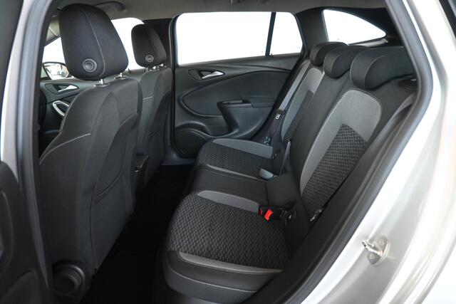 Opel ASTRA Sports Tourer 1.2 Launch Edition BTW NAP! Navigatie LED Dealer Onderhouden! Inruil Mogelijk!