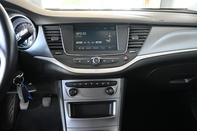 Opel ASTRA Sports Tourer 1.2 Launch Edition BTW NAP! Navigatie LED Dealer Onderhouden! Inruil Mogelijk!